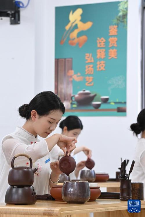 福建武夷山:职业教育服务茶产业